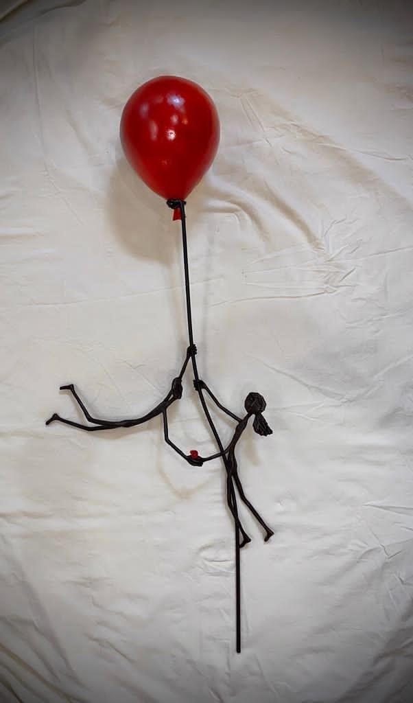 Red Balloon with 2 fgures